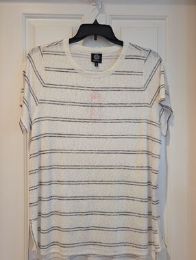 bobeau Women's 2X Cream Short Sleeve Striped Tee